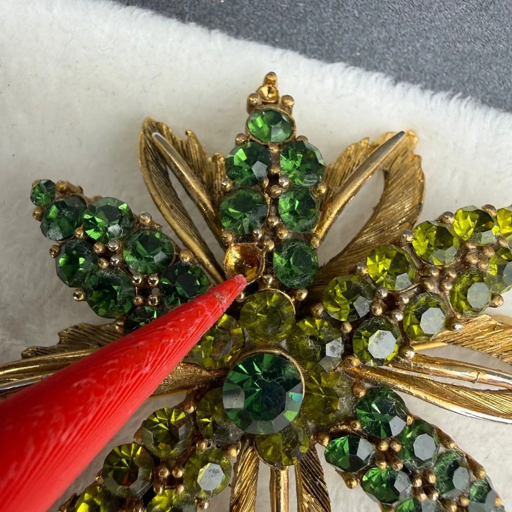 Vintage Rhinestone Brooch Gold Tone Green Sparkle READ